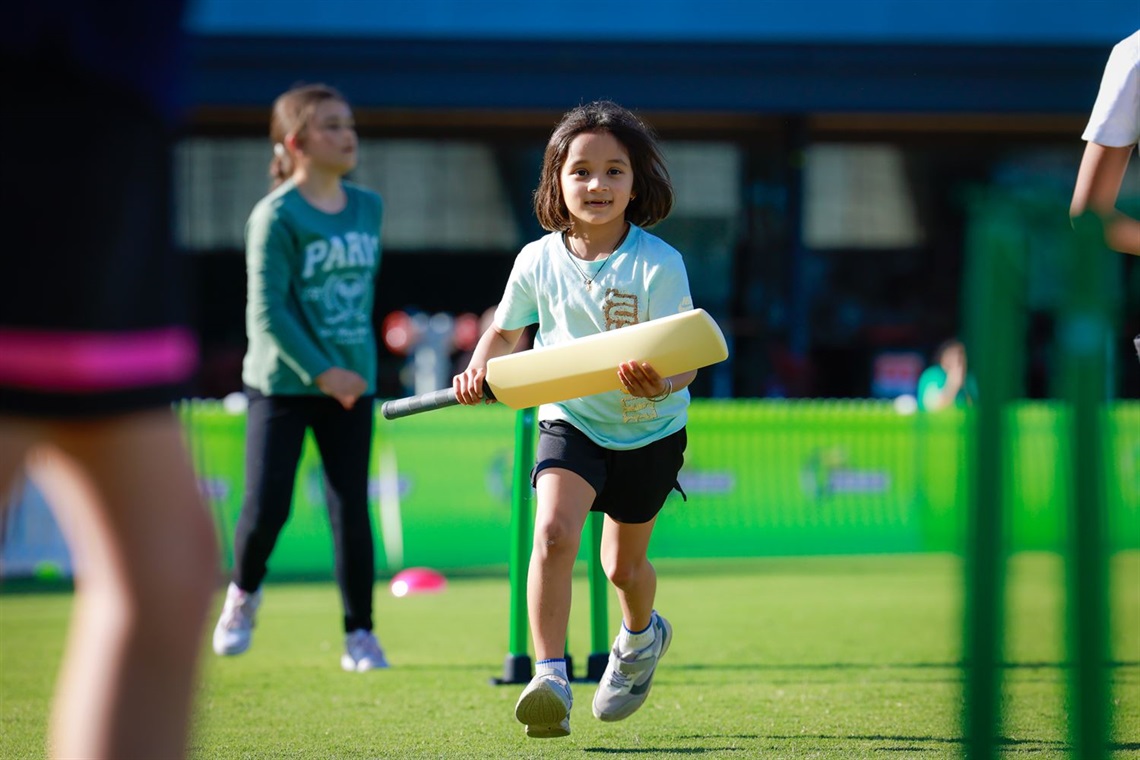 Social Girls Cricket